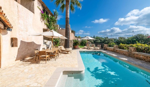 Luxurious historic villa, pool & jacuzzi, stunning sea and village views.