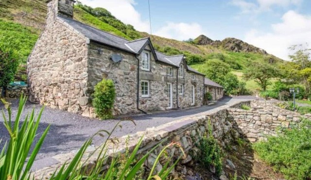 Luxurious Holiday Retreat in Snowdonia sleeps upto 10