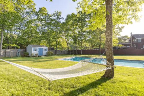Luxurious Hamptons House with Heated Pool & Grill