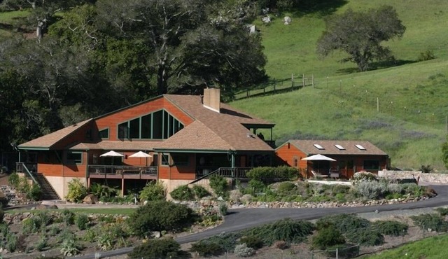 Luxurious Heavenly Cayucos Ranch Home/850 acres/8 bd/7ba/Pool/Tennis/Fishing.