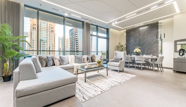 Luxurious High-Floor 3BR with Assistant Room, Showcasing Lake & City Views