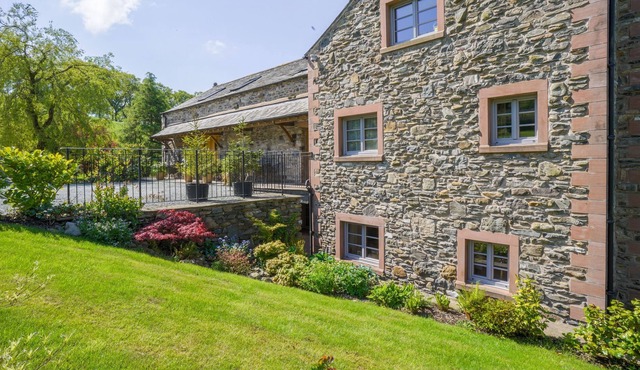 Luxurious, High Quality, 'Green' Barn Conversion (Lake District & Dales National Parks)