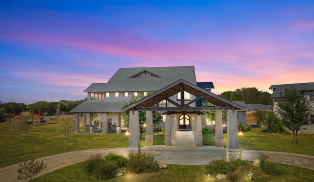 Luxurious Hill Country Retreat w/Pool and Firepit!
