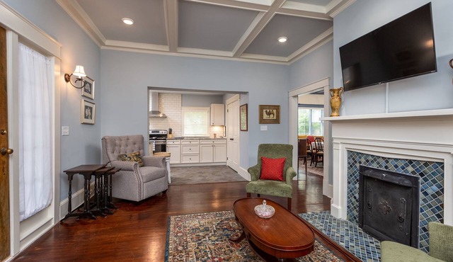 Luxurious, Historic 4BR Home in Downtown Winston