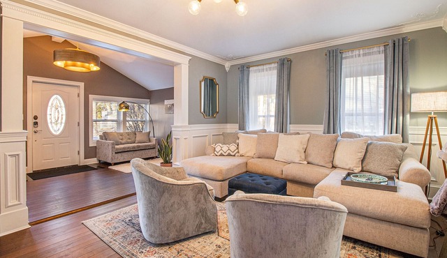 Luxurious Historical Home in Downtown!
