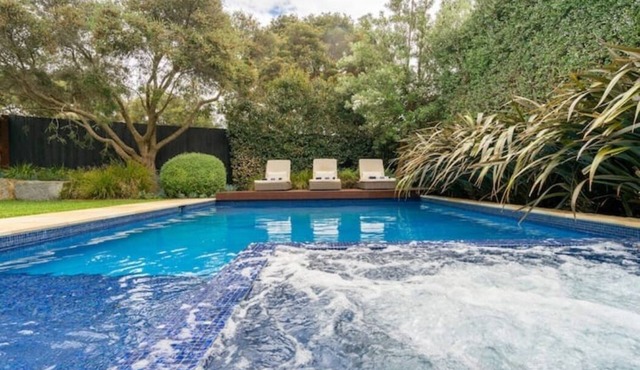 LUXURIOUS HOLIDAY BEACH ESCAPE, CANTERBURY JETTY POOL, SPA, BLAIRGOWRIE