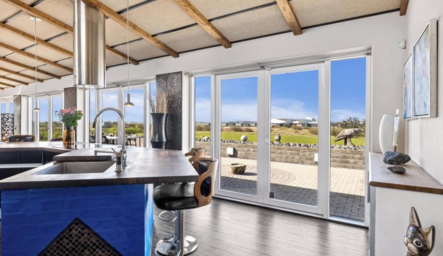 Luxurious holiday home with sauna and 5-person outdoor spa -1018