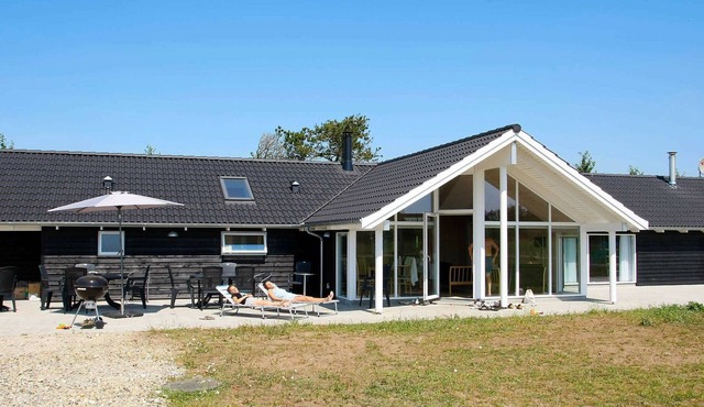 Luxurious Holiday Home in Hojslev near Sea