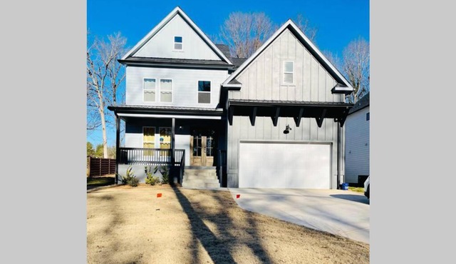 Luxurious Home for Families & Professionals