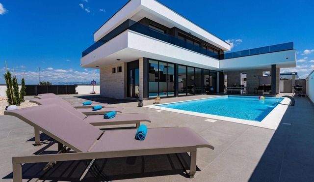 Luxurious home in Zemunik Gornji