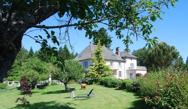 Luxurious Home in a peaceful country, south of Auvergne for families and friends