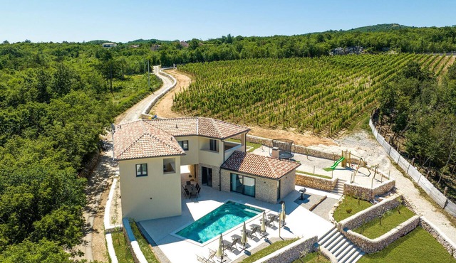 Luxurious home in Bartici with sauna