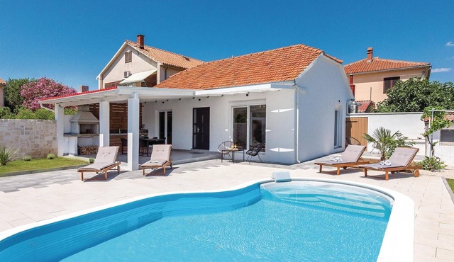 Luxurious home in Betina