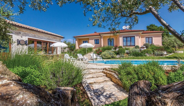 Luxurious home in Buje