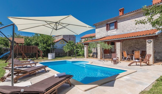 Luxurious home in Cabrunici