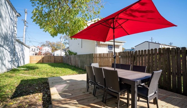 Luxurious home in centrally located Phoenix Hill. Mins to NULU & Bourbon Trail
