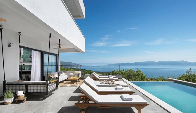 Luxurious home in Crni