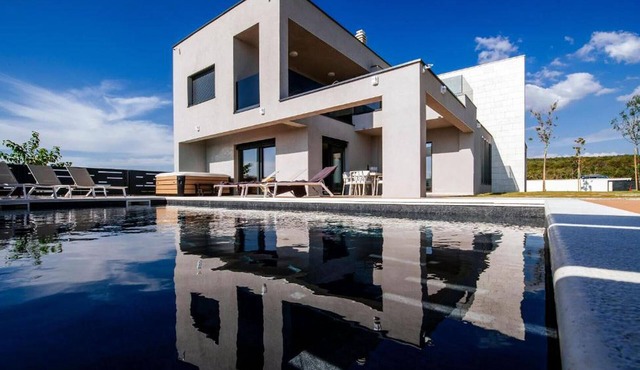 Luxurious home in Debeljak