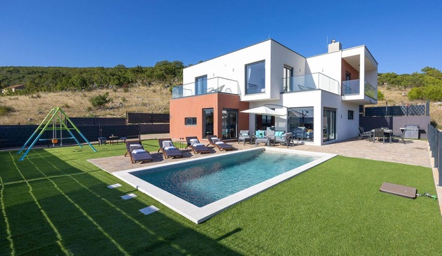 Luxurious home in Dicmo
