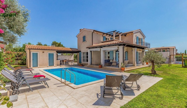 Luxurious home in Fazana with sauna