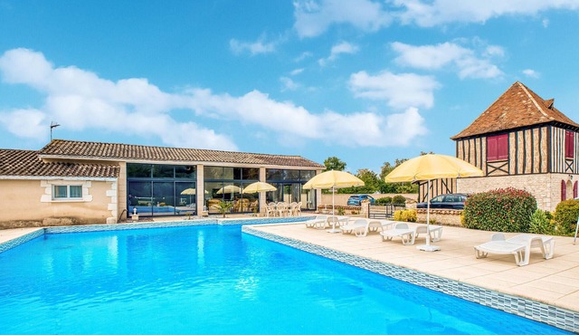 Luxurious home in Gardonne with private swimming pool, can be inside or outside