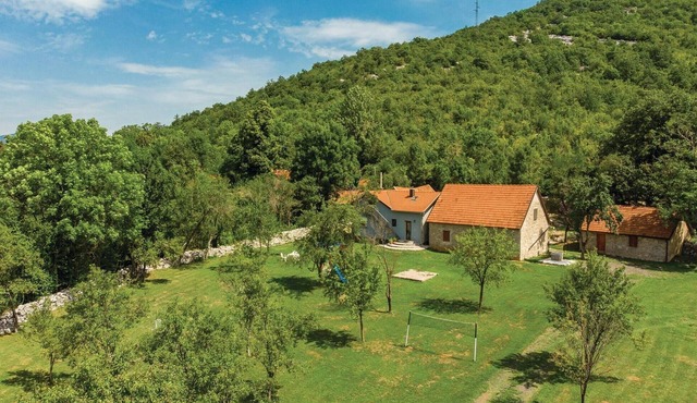 Luxurious home in Gracac with sauna