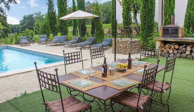 Luxurious home in Grignan with private swimming pool, can be inside or outside