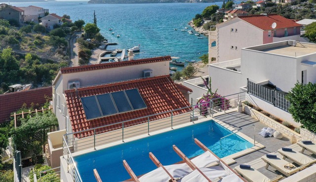 Luxurious home in Kalebova Luka with sauna