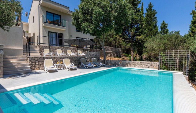 Luxurious home in Kremena
