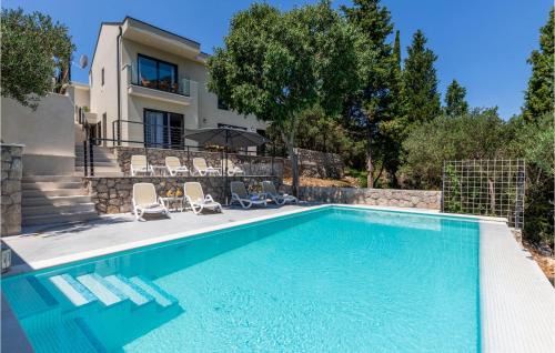 Luxurious Home In Kremena