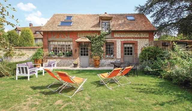 Luxurious home in Les Damps with WiFi
