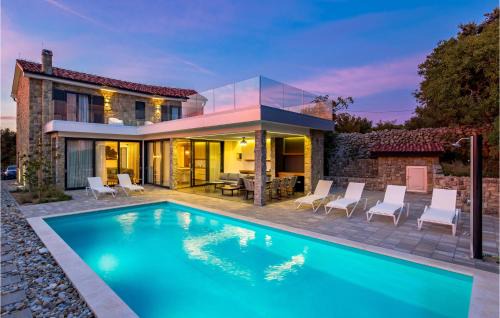 Luxurious Home In Lun