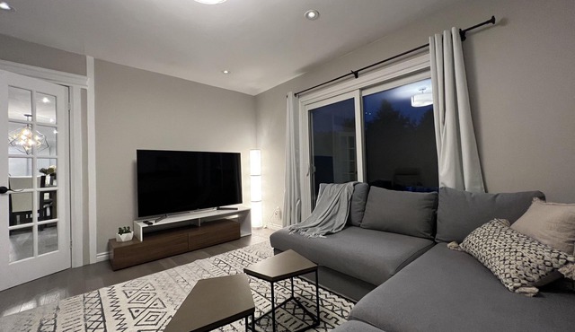 Luxurious Home in Mississauga Golf and Country Club