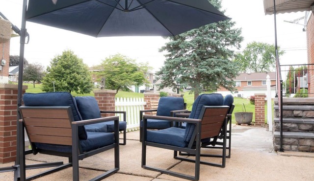 Luxurious Home in Muhlenberg!