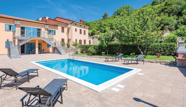 Luxurious home in Plomin