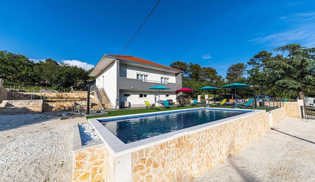 Luxurious home in Prgomet