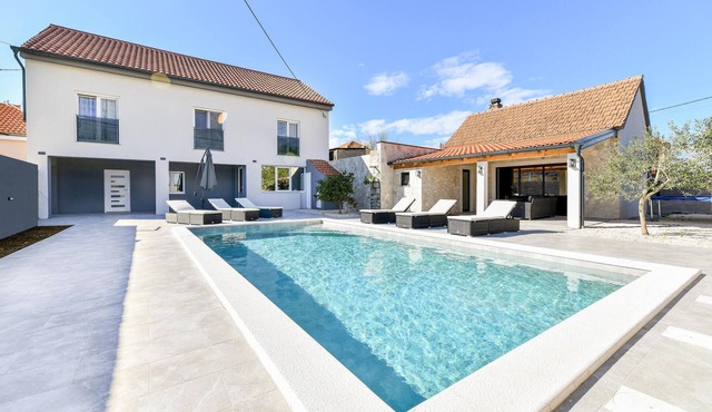 Luxurious home in Prkos