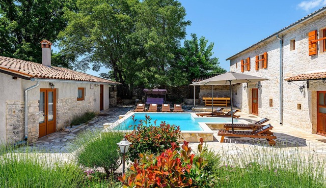 Luxurious home in Rezanci