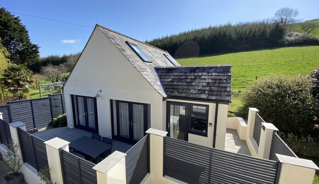 Luxurious home in secluded location with rural views just 5 mins drive to beach