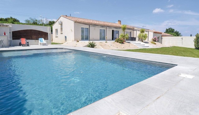 Luxurious home in Sernhac with private swimming pool, can be inside or outside