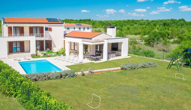 Luxurious home in Stokovci