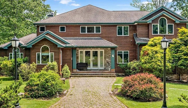 Luxurious Home in The Poconos