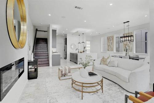 Luxurious Home, Office, Galleria