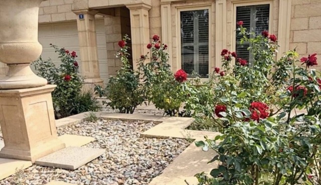 Luxurious home, prestigious quiet street close to all Barossa’s attractions