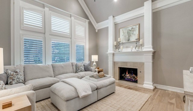 Luxurious Home-Resort Style Pool & Game Room