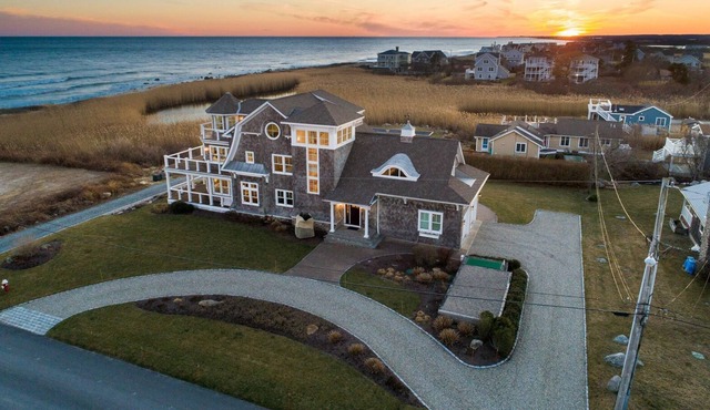 Luxurious Home Steps to Green Hill Beach-Unobstructed Ocean Views&Serene Sunsets