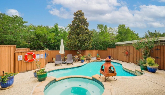 Luxurious Home w Cinema Room & Private Pool