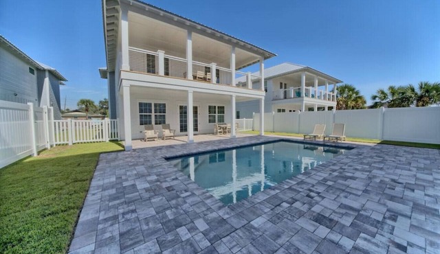 Luxurious House w/Private Pool steps to the Beach