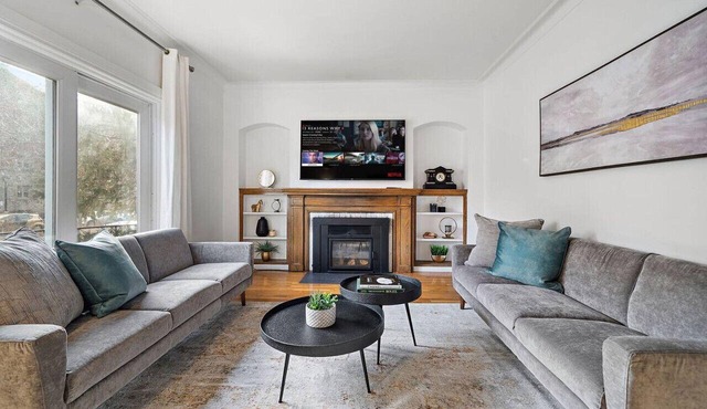 Luxurious House Big Terrace | Sleeps 16 | 3bath