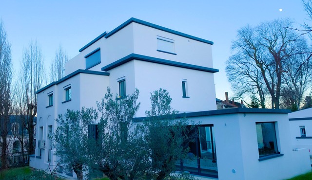 Luxurious house - jacuzzi - home cinema - gym - 4bed 4bathroom